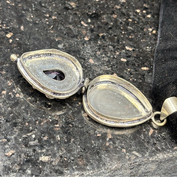 Amethyst Locket, Choker, February Birthstone, 6 Carat Stone, Sterling Silver - Picture 7 of 9